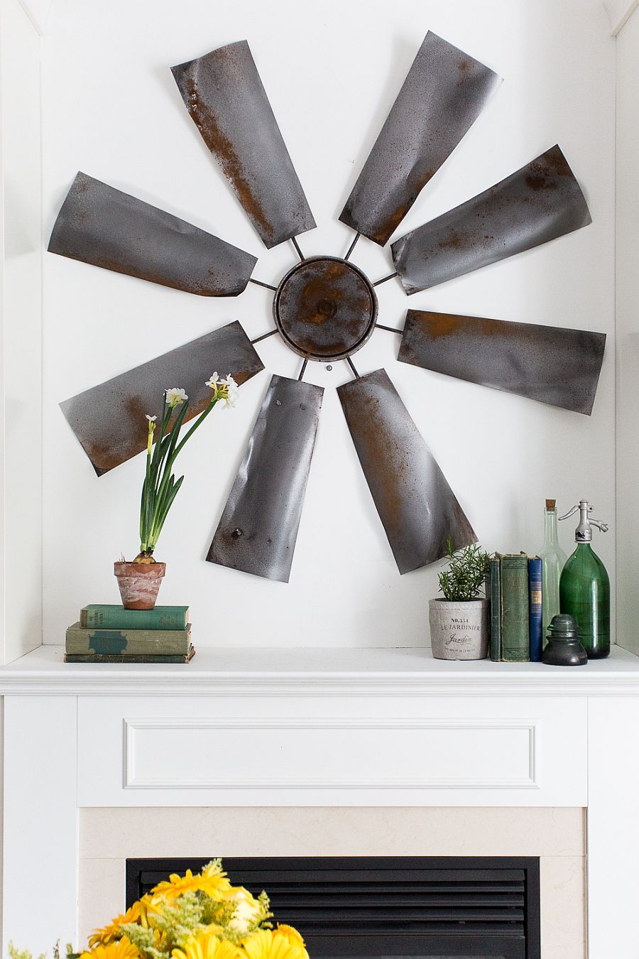 Striking-and-unique-DIY-windmill-decor-idea-for-the-farmhouse-entry