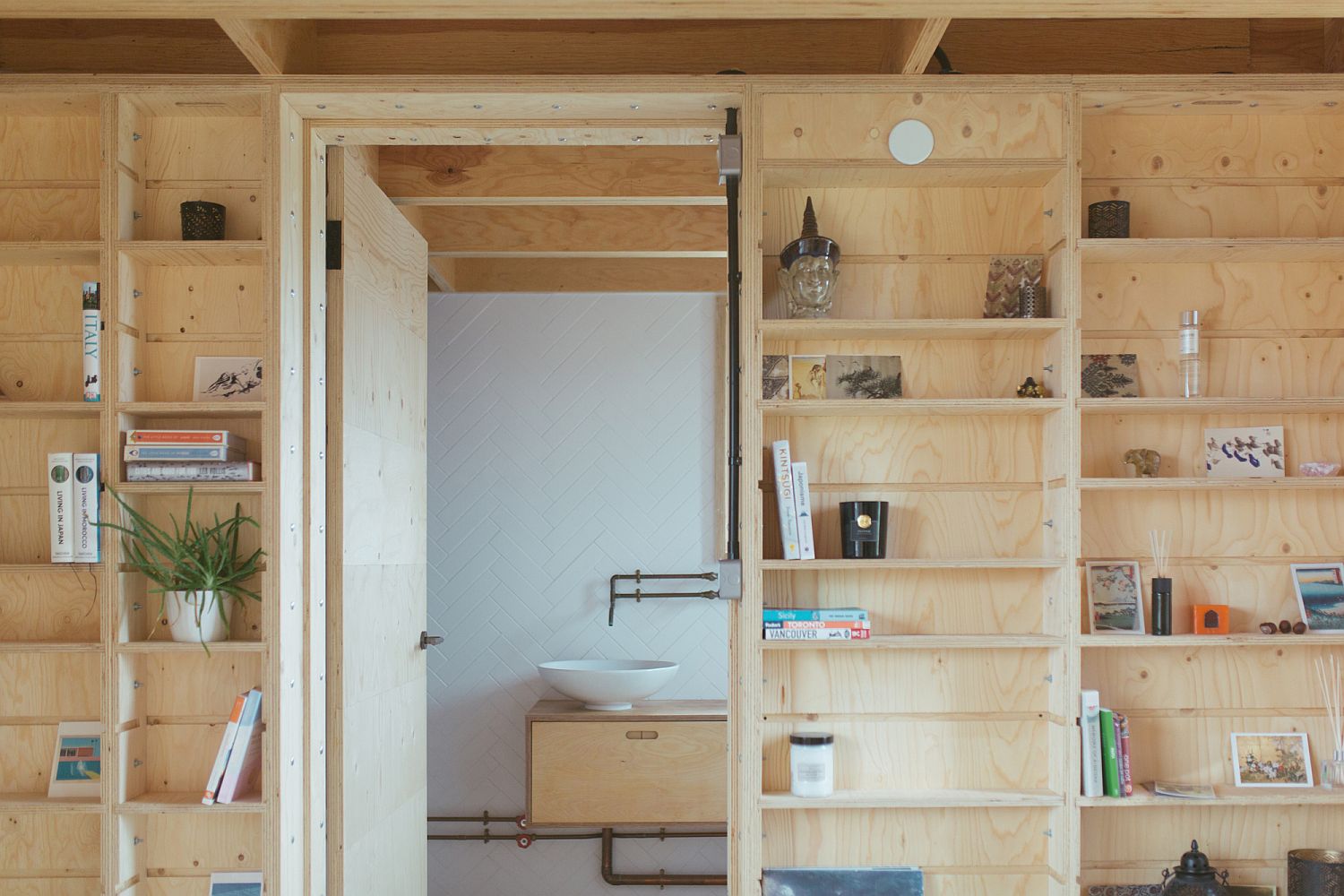 Timber boxes add warmth to the house while giving it adaptable style