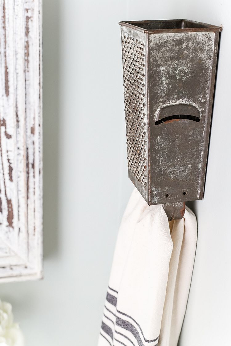 Turn-that-old-grater-into-a-vintage-towel-rack-with-a-twist