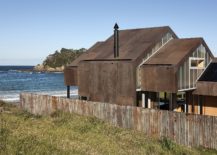Weathered-steel-exterior-of-the-oceanside-home-217x155