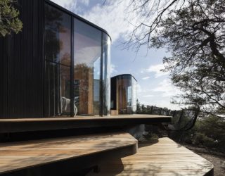 Imaginative Coastal Lodge in Tasmania Brings sustainability to Serene Lifestyle