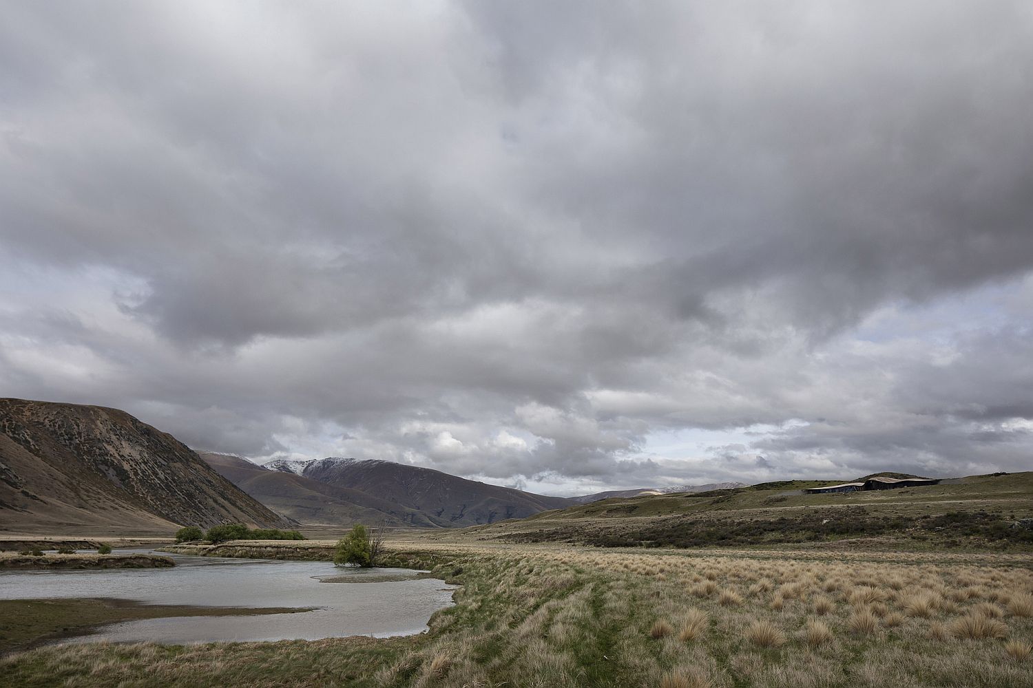 Panoramic view of the landscape from the Lindis Lodge