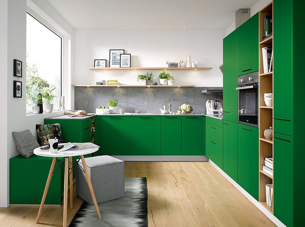 Try-out-gorgeous-dark-green-in-the-modern-kitchen-this-fall