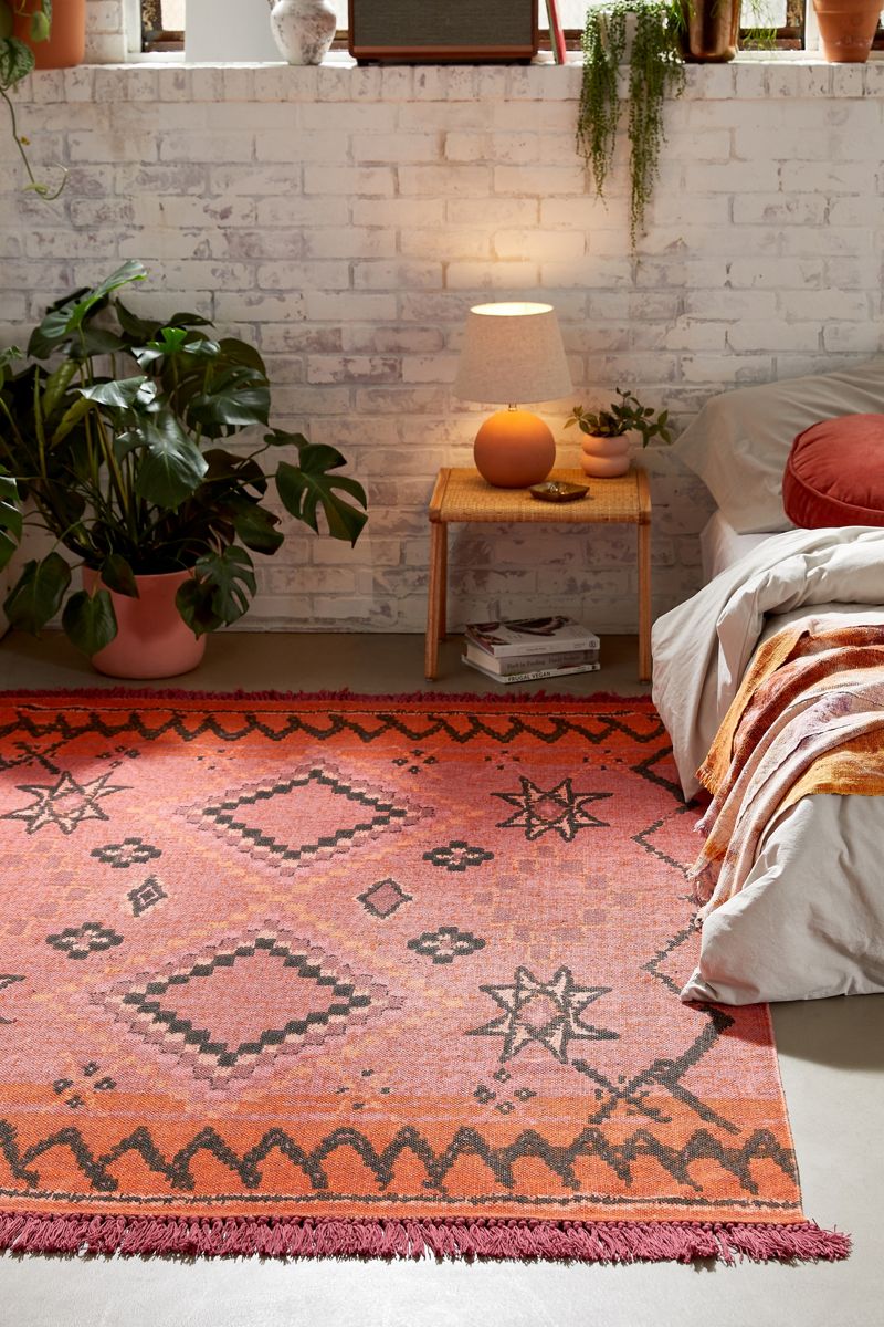 Warm-toned-rug-from-Urban-Outfitters
