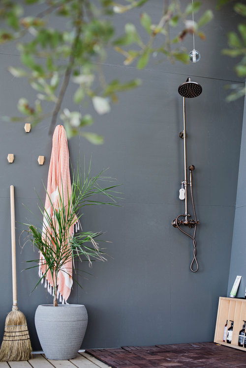 Bluish-gray-for-the-outdoor-shower-with-a-touch-of-green