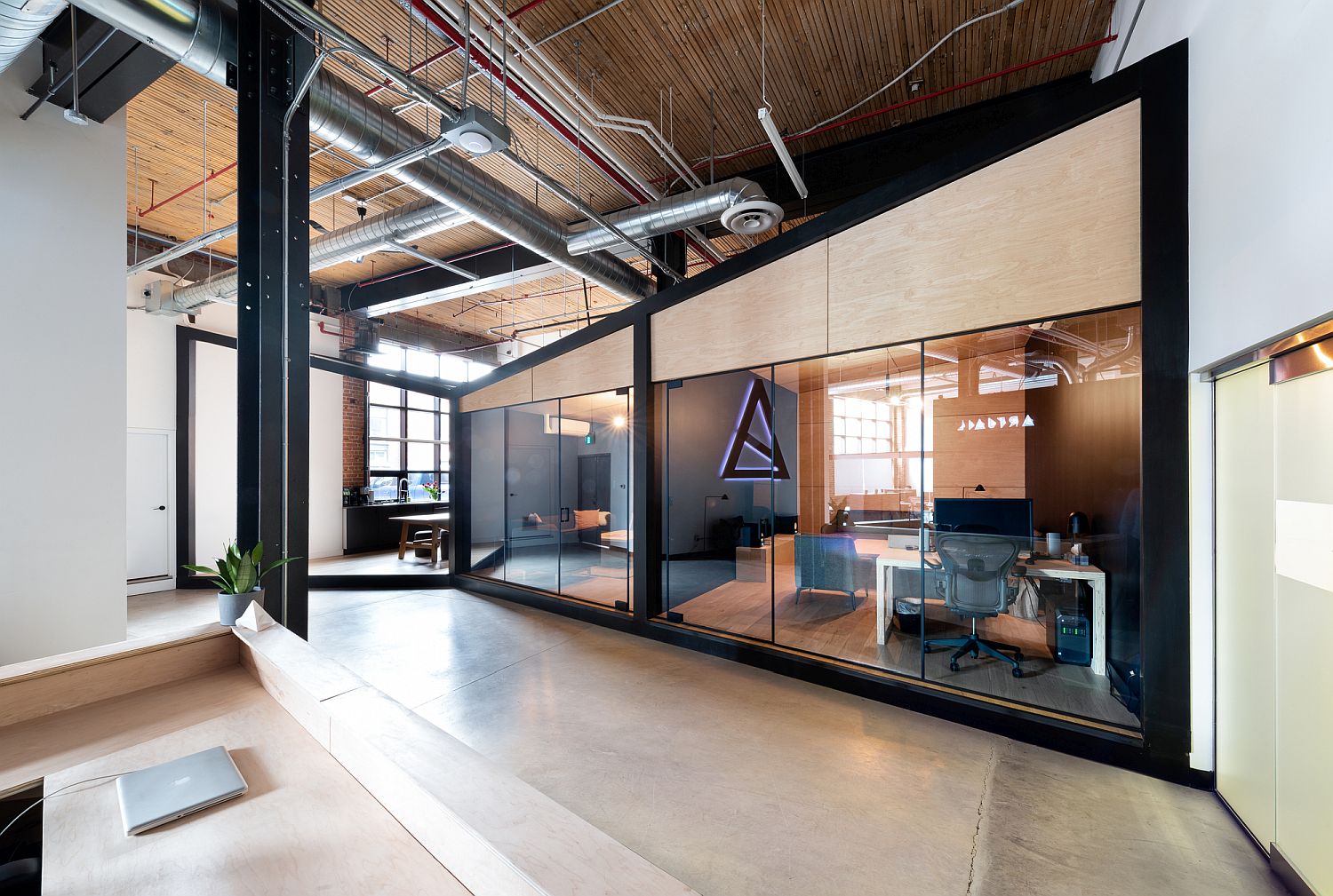 Custom-VFX-studios-are-combined-with-open-space-inside-the-office