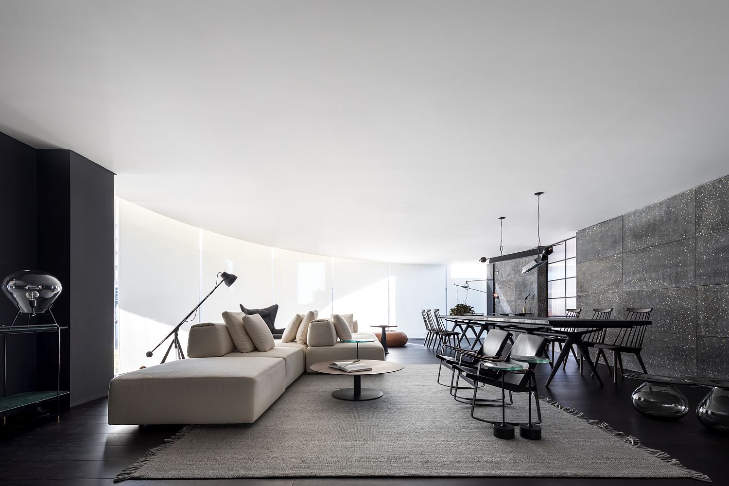 Living room of Simmetria Space designed by Belotto Scopel Tanaka Arquitetura