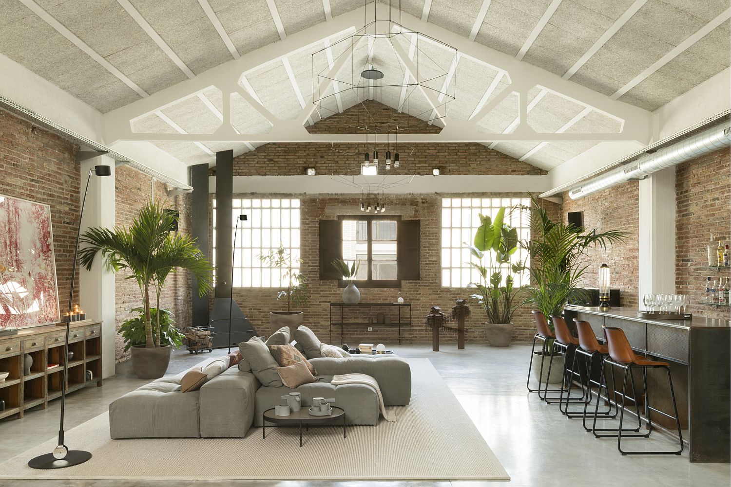 Modern-industrial-loft-in-Barcelona-with-brick-walls-and-vaulted-ceiling