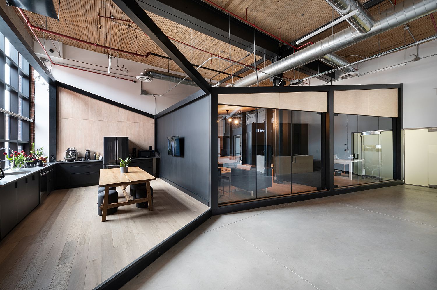 Office of creative visual effects studio in Toronto that feels fresh and innovative