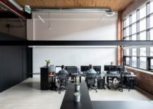 Open-work-areas-of-the-office-with-gorgeous-modern-industrial-style-217x155