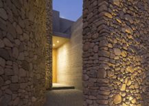 Sheltered-entryway-of-the-house-in-Chile-made-of-stone-217x155