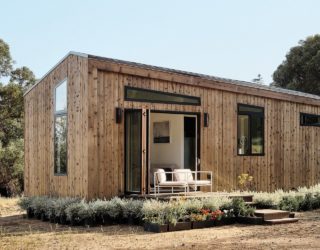 Flexible and Adaptable Tiny House Inspired by Californian Coastal Goodness