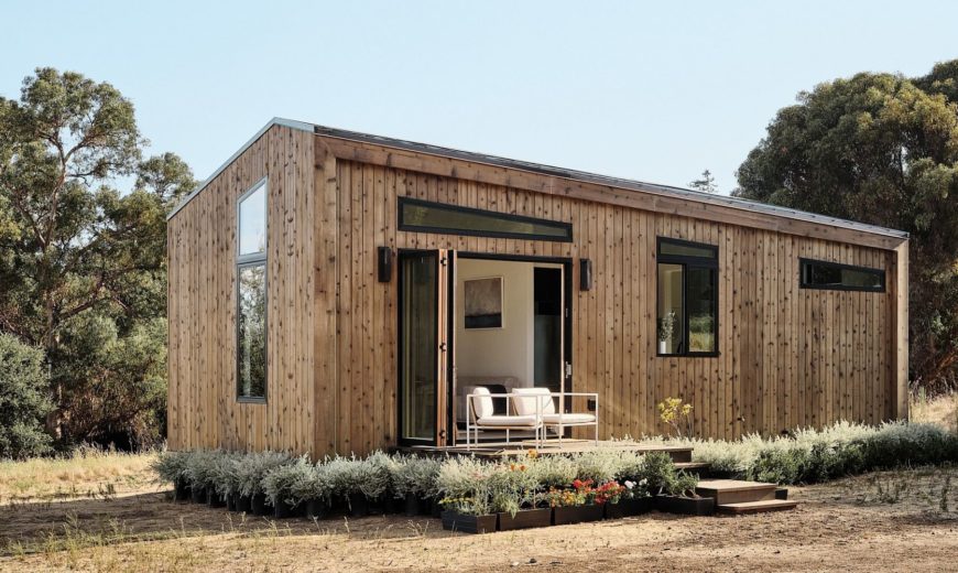 Flexible and Adaptable Tiny House Inspired by Californian Coastal Goodness