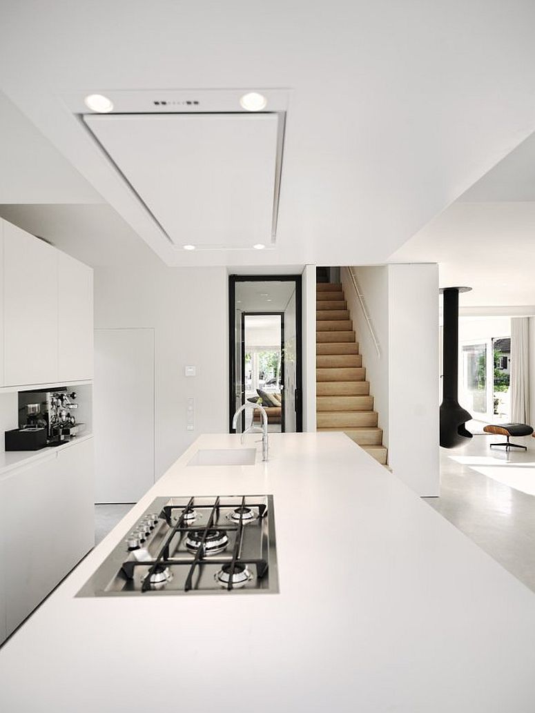 Kitchen-in-white-of-the-modern-home