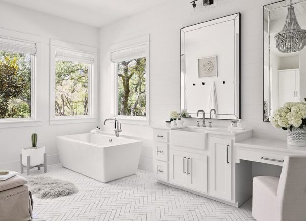 20 White Bathrooms that Bring Home Spa-Styled Relaxation - Decorizer