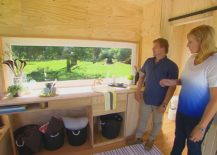 Look-inside-the-tiny-cabin-with-ample-design-flexibility-217x155
