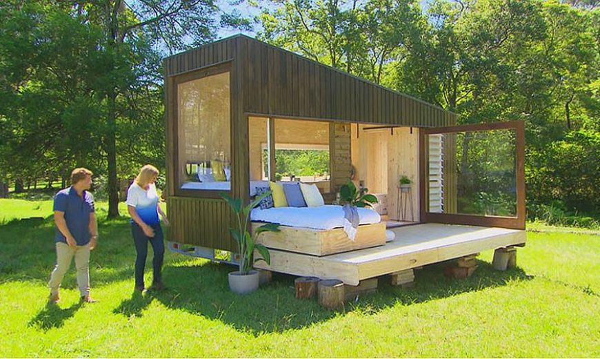 Ultra-Tiny Modern House in Wood with a Space-Savvy Daybed and Décor