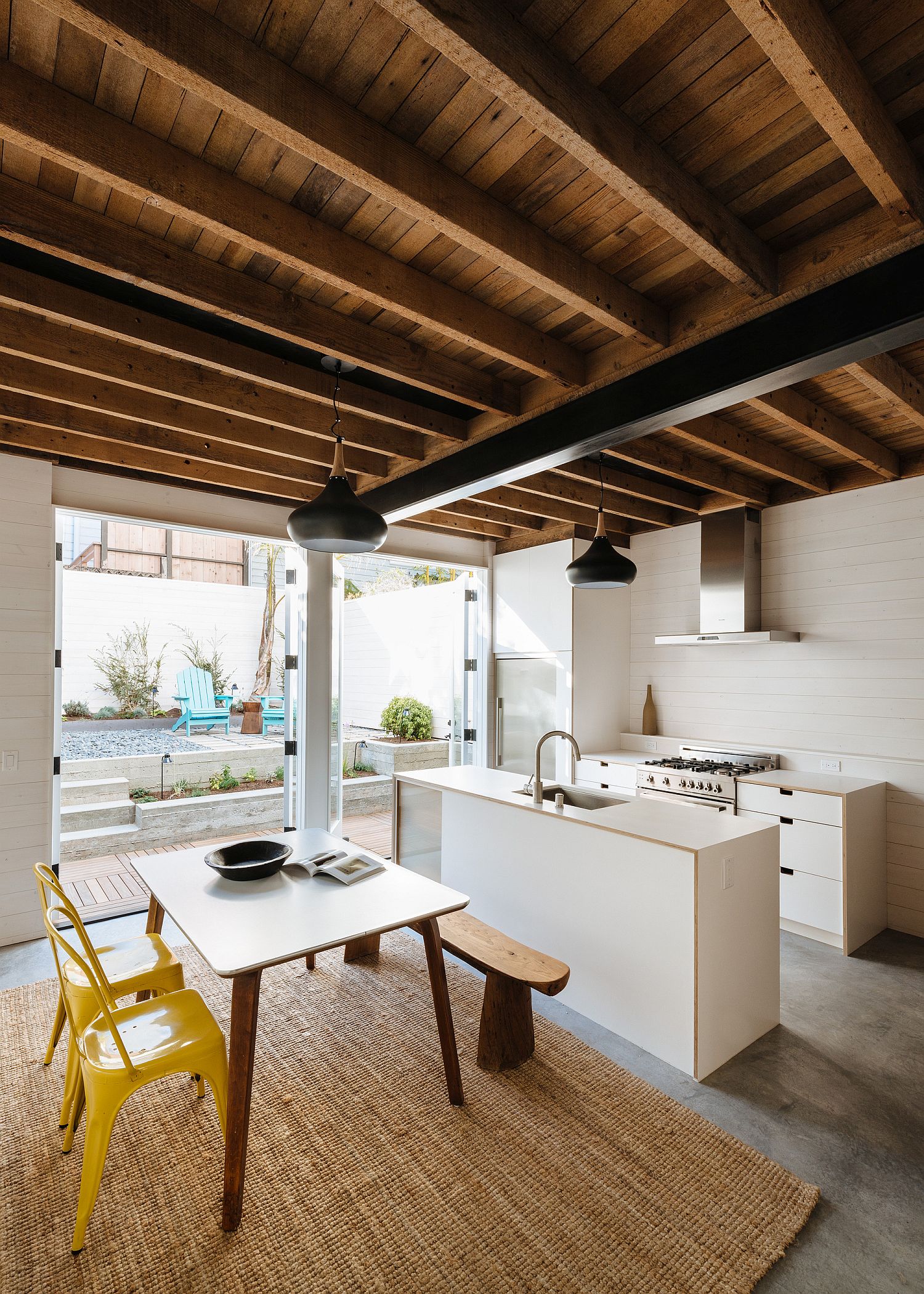 New-kitchen-and-dining-room-of-the-house-connected-with-the-small-rear-yard