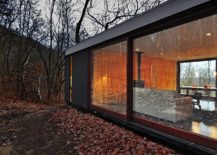Sliding-glass-doors-connect-the-interior-with-the-landscape-outside-217x155