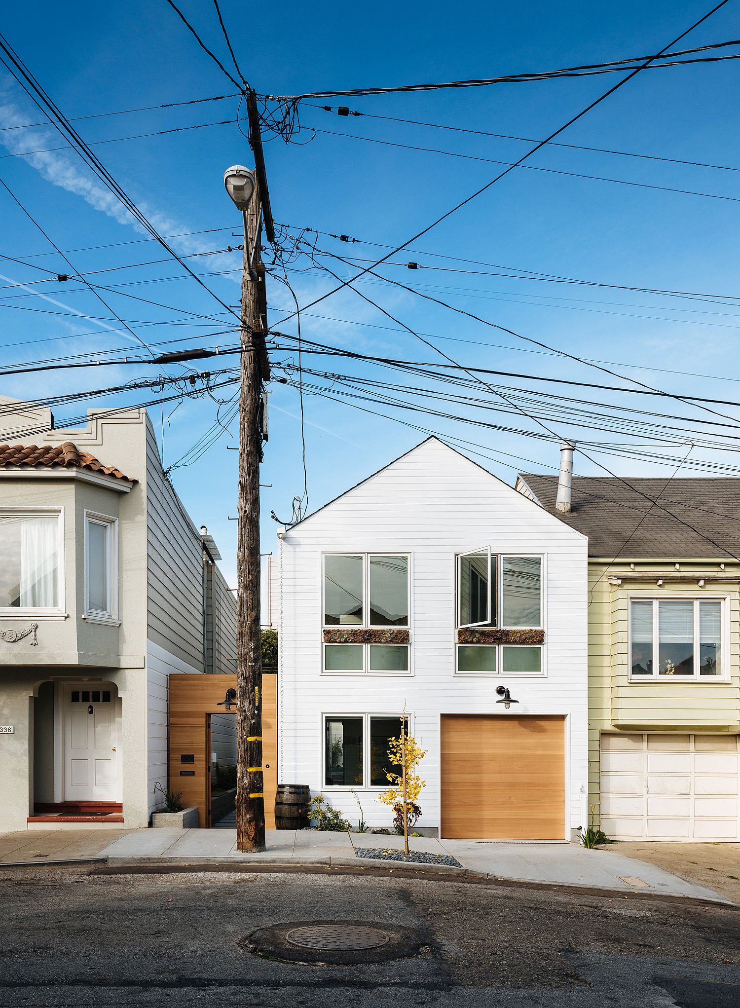 View-of-the-renovated-Bank-Street-House-in-San-Francisco