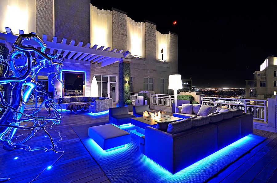 Attractive-blue-LED-lighting-for-the-modern-deck