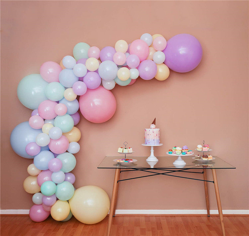 Baby shower balloon garland