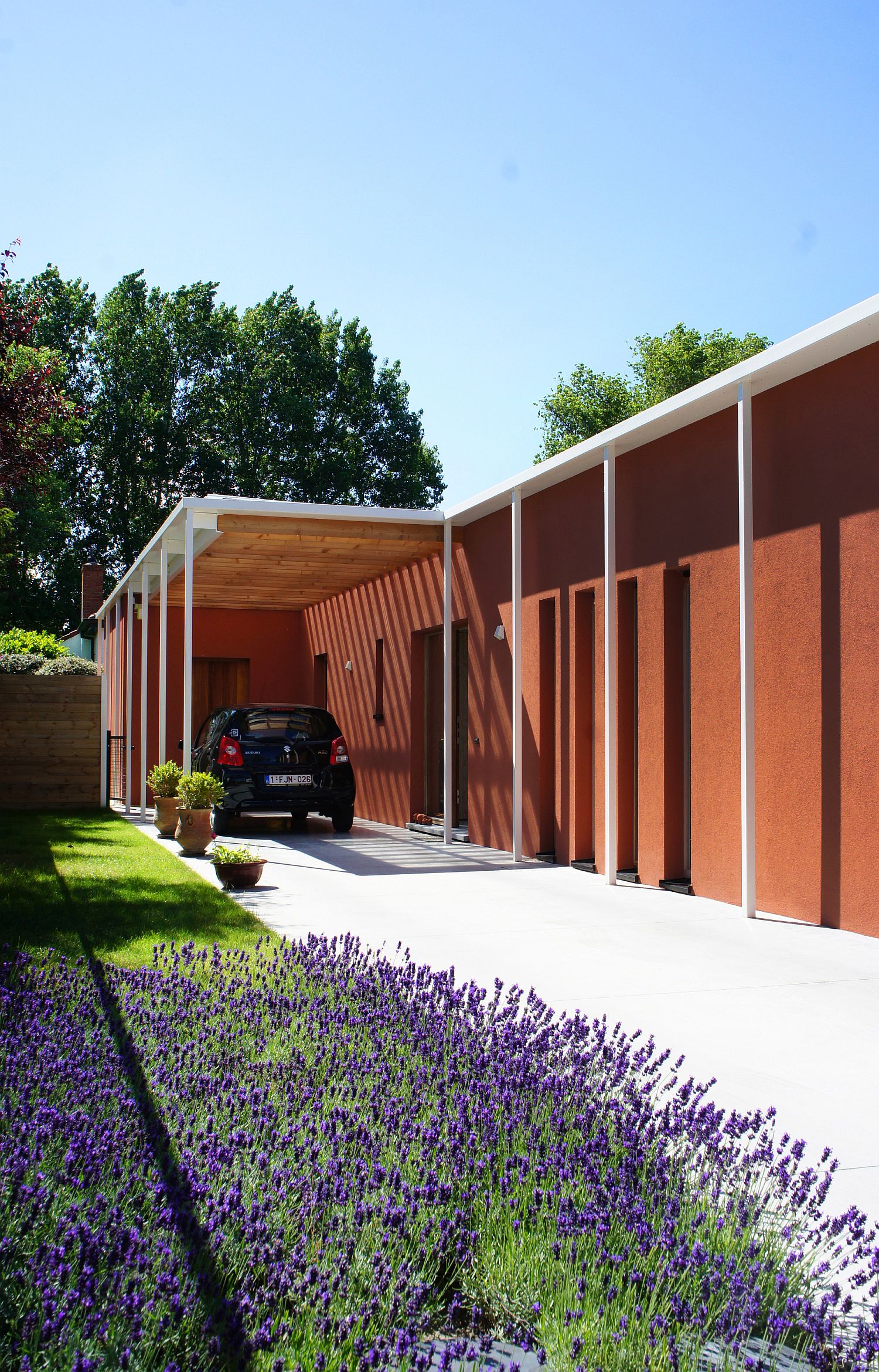 Garden and covered carport of the house