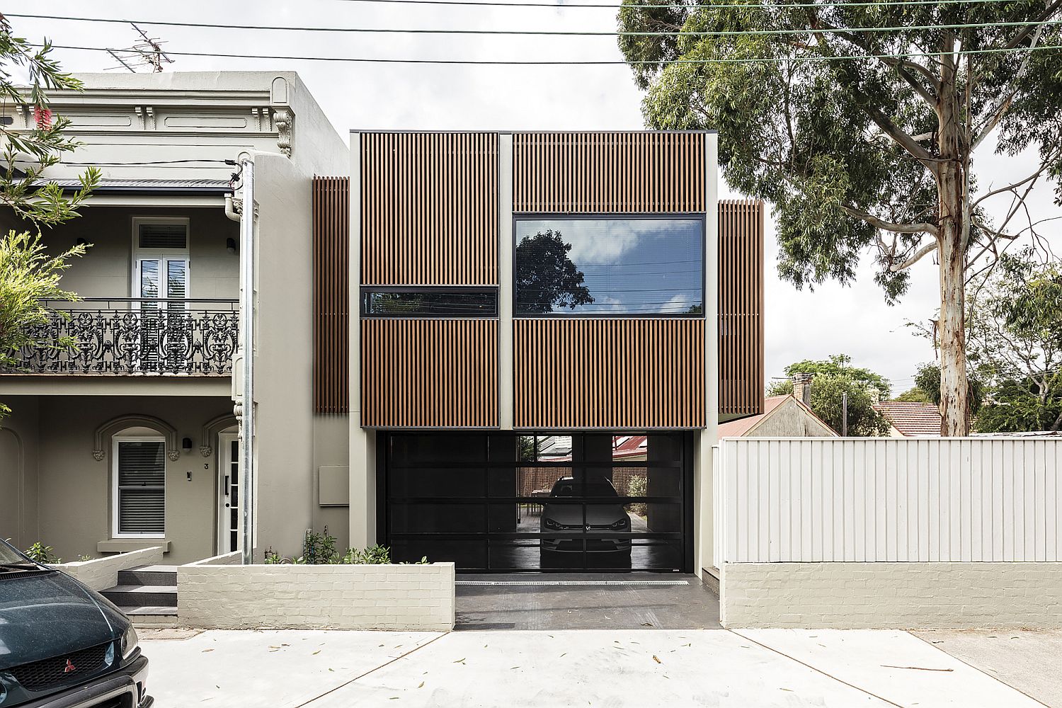 Street-facade-of-the-revitalized-inner-city-Sydney-home-that-was-abandoned-for-over-20-years