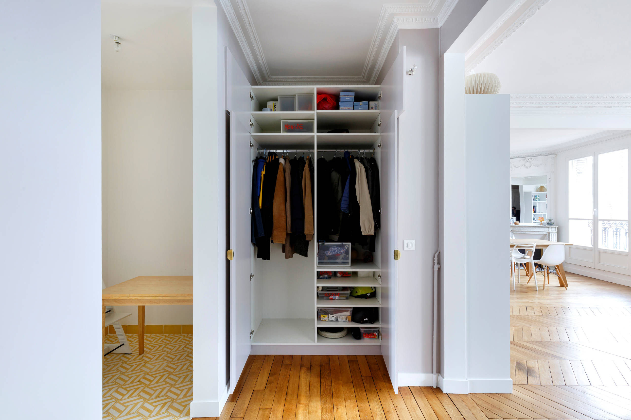 Using the small niche next to the bedroom as a closet