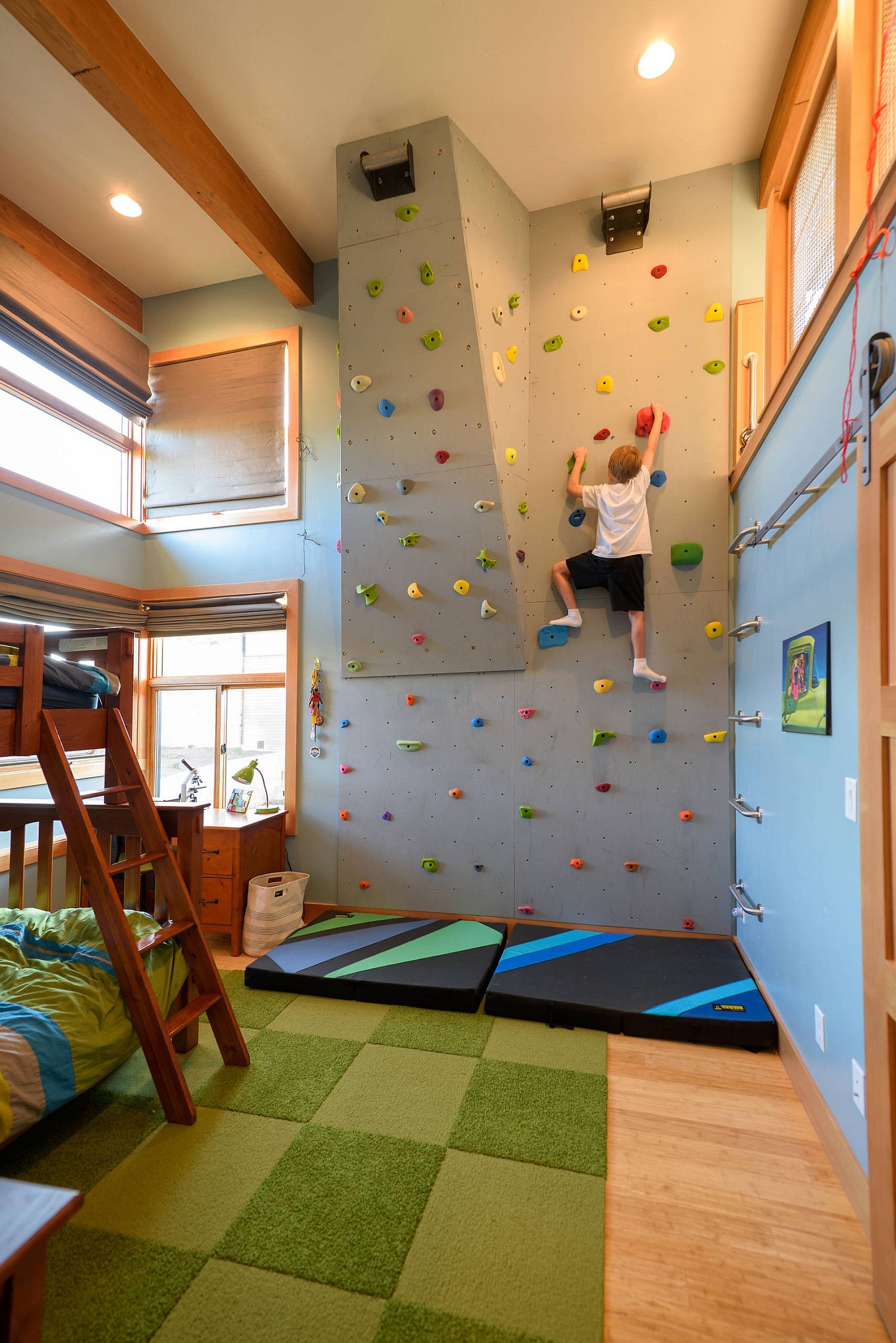 Creative Climbing Walls For The Kids Rooms A More Active Home Interior   Climbing Wall Is An Addition That Your Kids Will Enjoy 