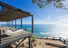 Deck-next-to-the-cliff-house-offers-complete-privacy-even-as-you-enjoy-the-majestic-views-217x155