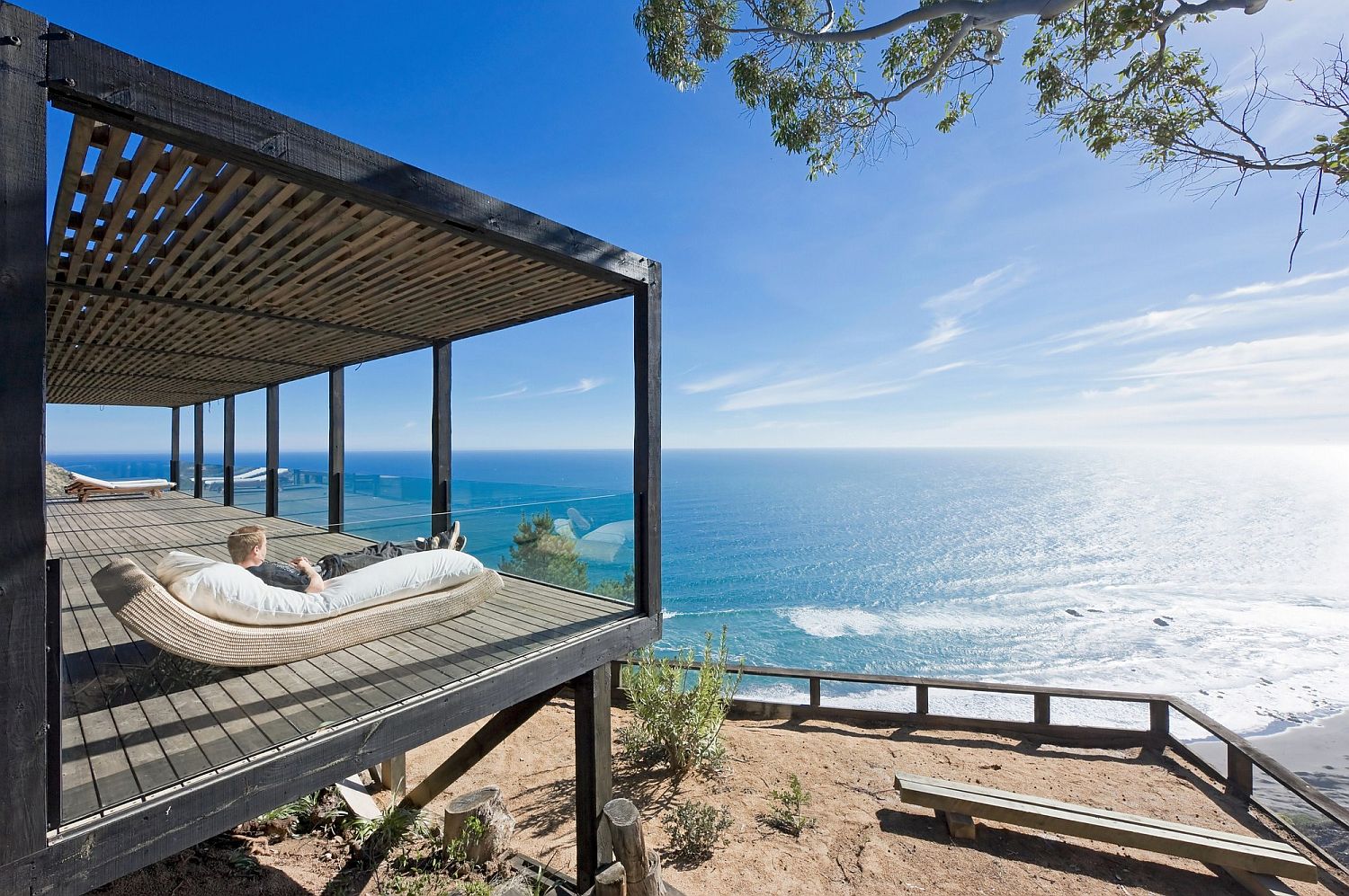 Deck next to the cliff house offers complete privacy even as you enjoy the majestic views