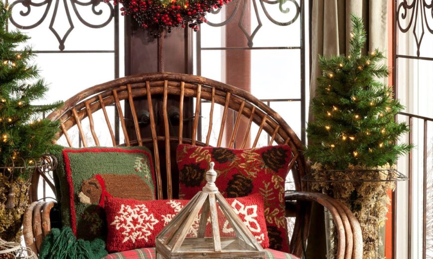 Christmas Porch Decorations: From Garlands and Wreaths to Lights and Signs