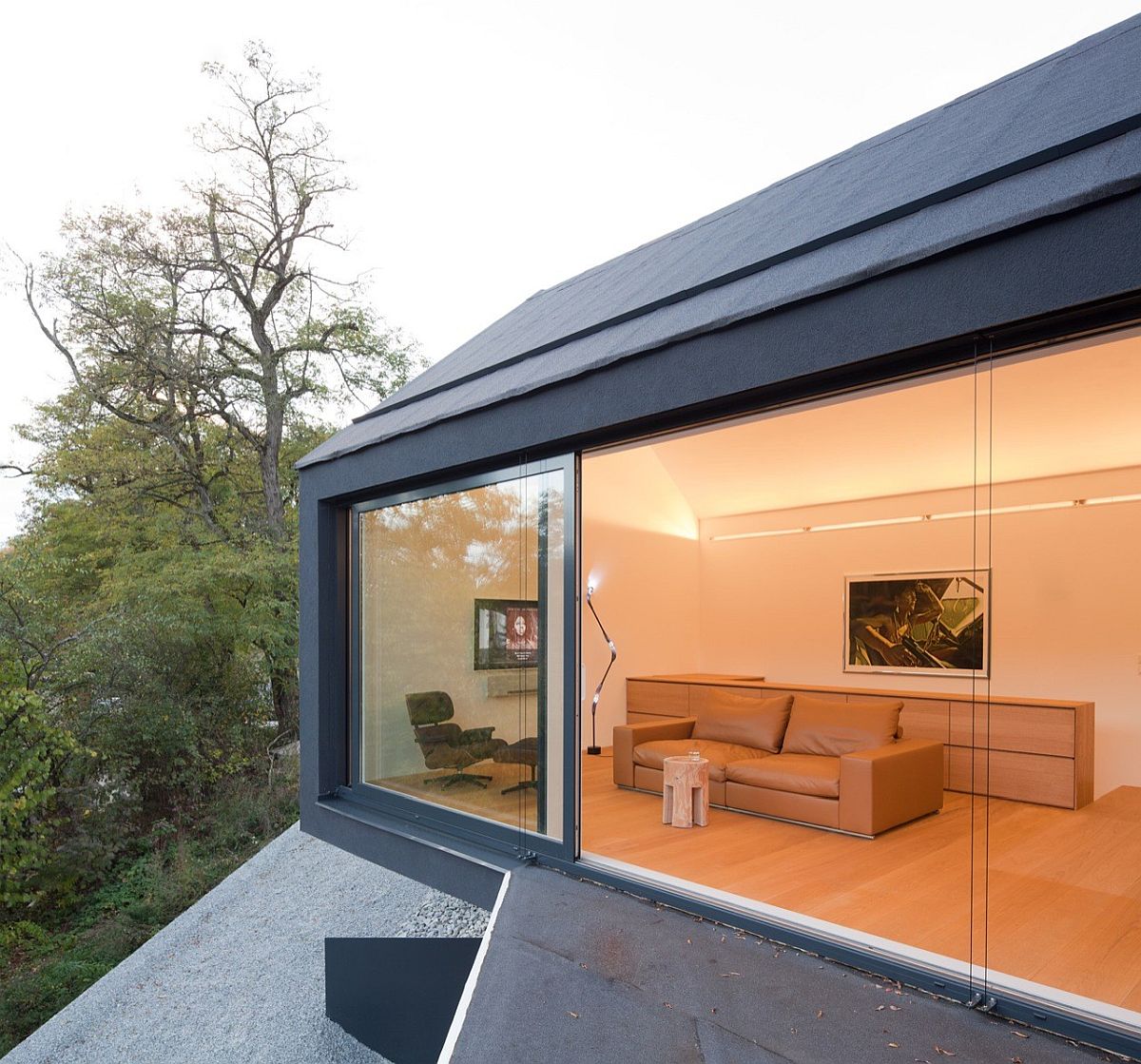 Floor-to-cACeiling sliding glass doors of the Studio House