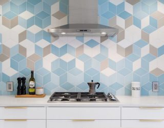 25 Stunning New Kitchen Backsplash Ideas: Marble, Lively and Glassy!