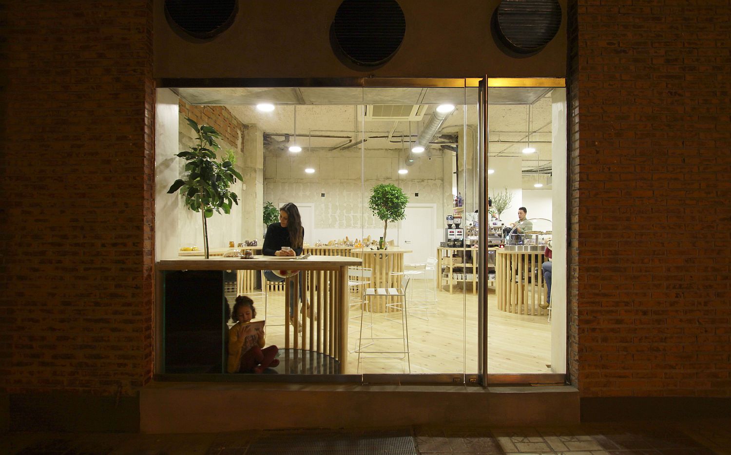 Reclaiming Greenery in the Urban Landscape: Innovative Spanish Restaurant