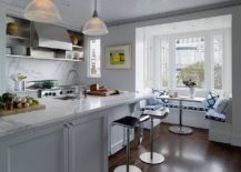 Marble-kitchen-backsplash-feels-both-energetic-and-elegant-in-the-smart-kitchen-217x155