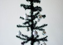 Minimal-and-easy-to-raft-DIY-black-Christmas-tree-idea-217x155