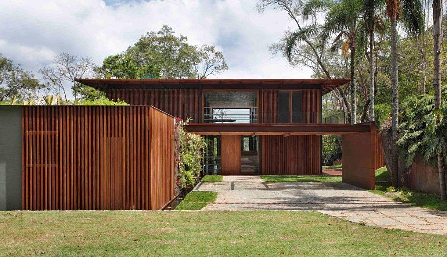 Open-and-modern-design-of-the-House-in-Itaipava-with-vernacular-Brazilian-Charm