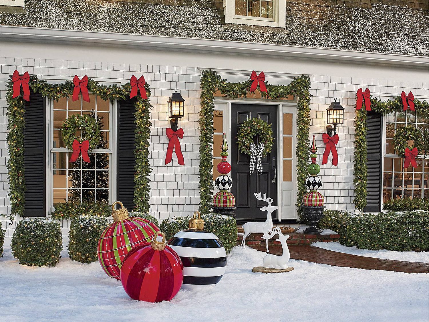 Picture-perfect front porch decorating idea for Christmas