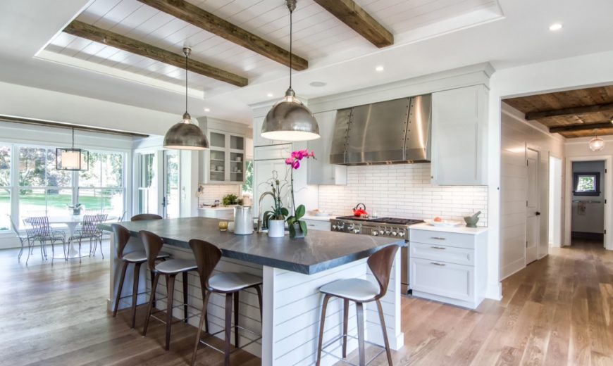 Shiplap-In-Large-Modern-Kitchen-and-Dining-Area-870x520