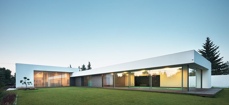 Simple and minimal design of the house is a showstopper