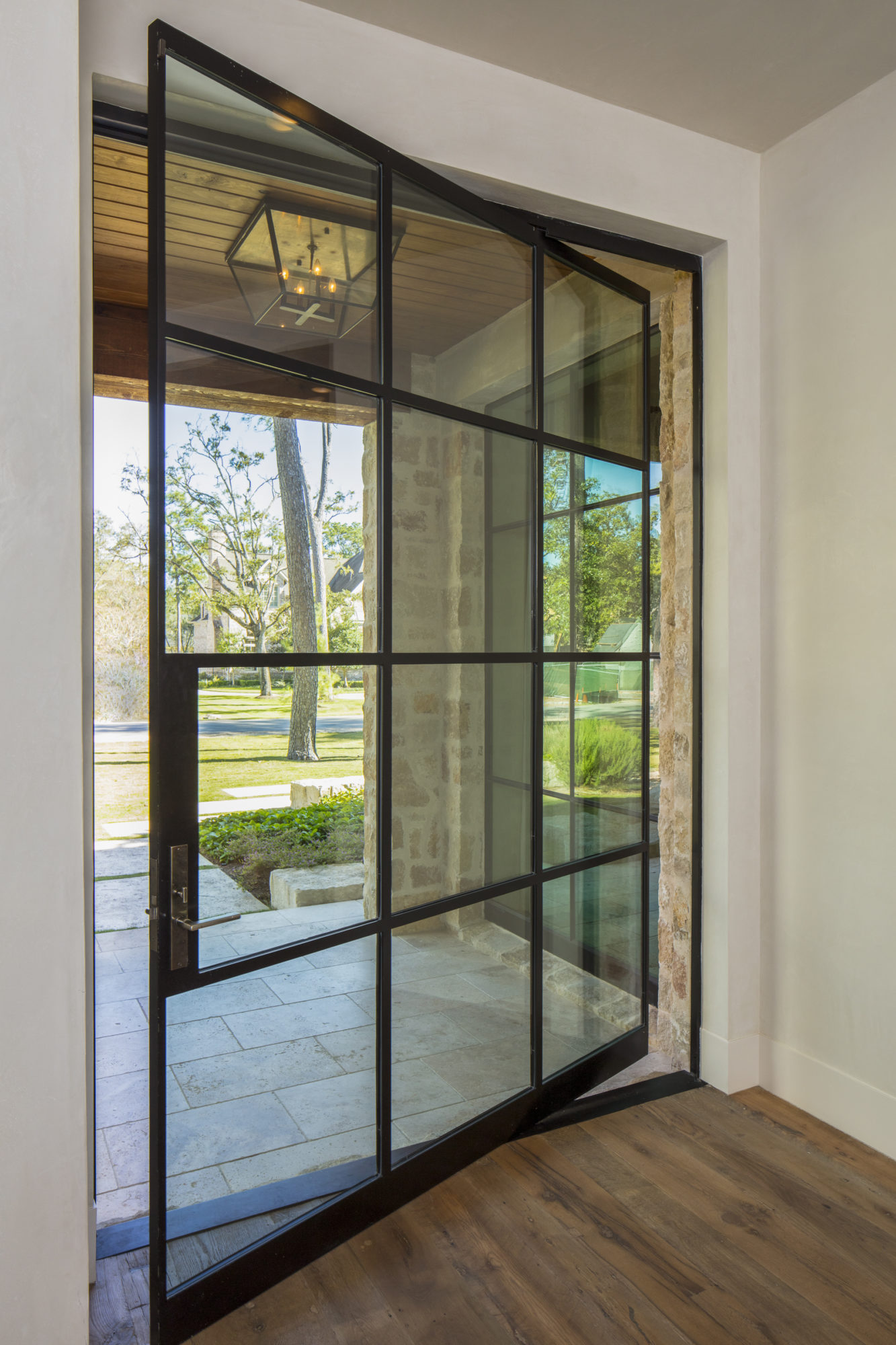 Steel and glass door by Portella