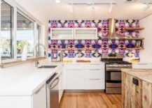 Vivacious-multi-colored-tiled-backspalsh-for-the-modern-kitchen-217x155