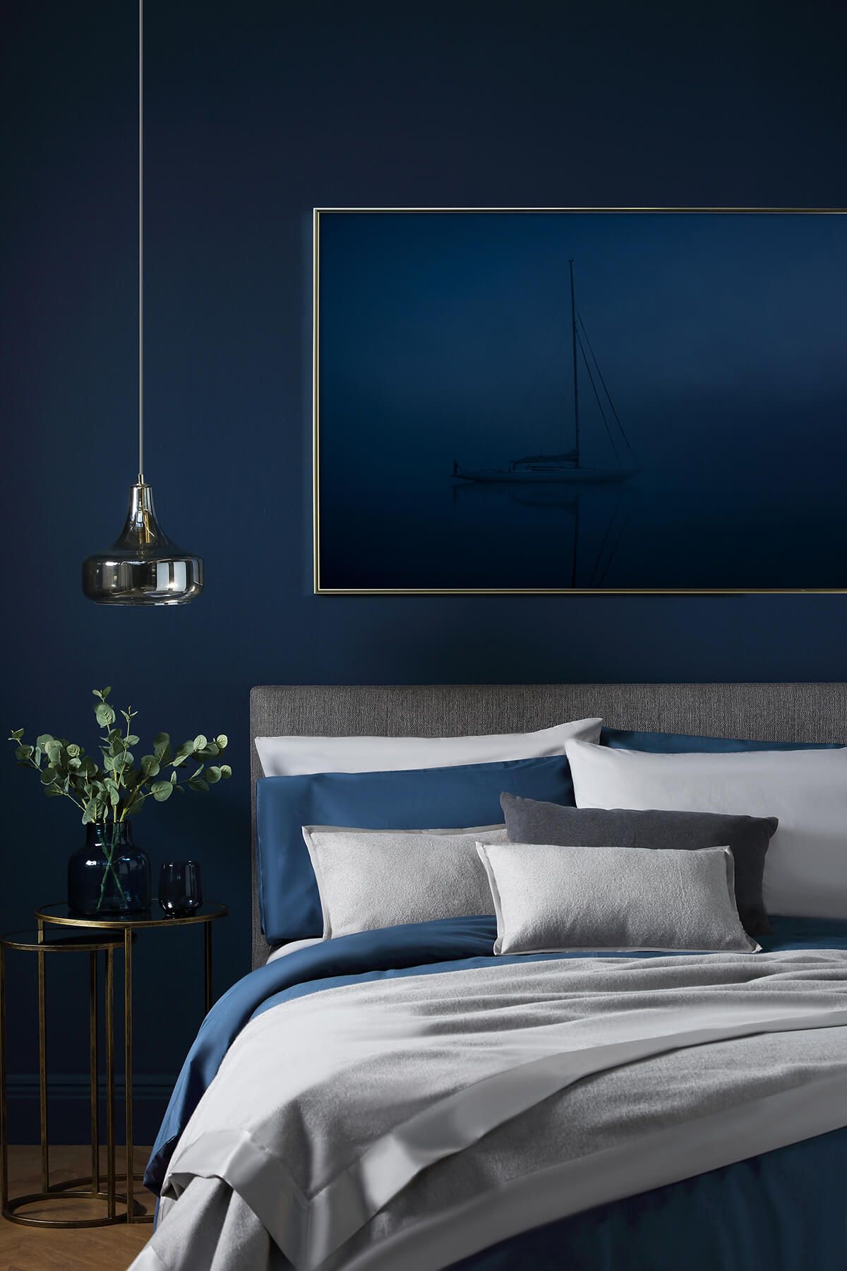 Blue is one of today's top bedroom paint colors