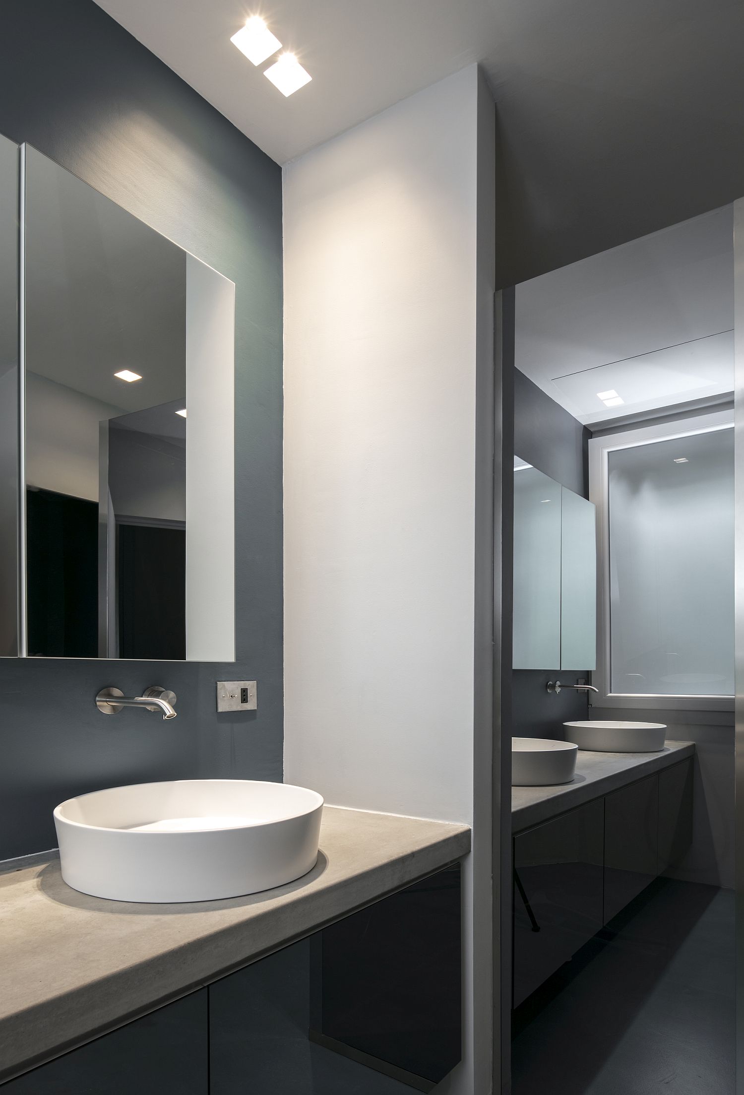 Contemporary-bathroom-in-gray-with-lighting-that-is-even-and-elegan