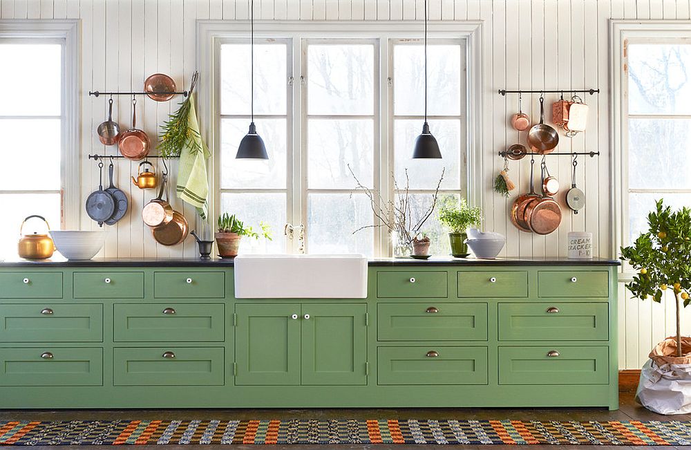 Dashing modern farmhouse kitchen with white and dark green combined in an exquisite fashion