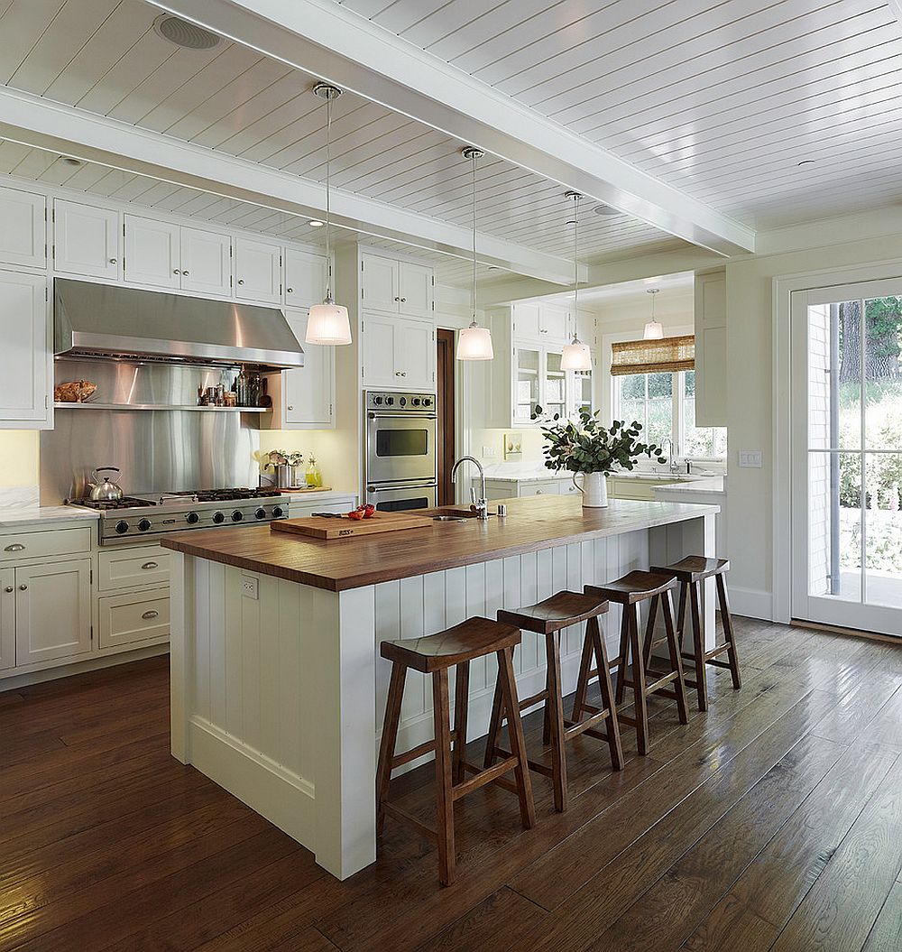 Dashing white and wood Californian style kitchen with ample natural ventilation