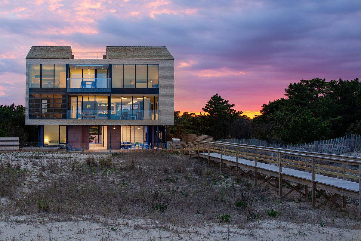 Sandwiched Between Lake and Atlantic Ocean: Fabulous Beach House in Delaware