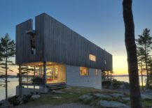 Gorgeous-contemporary-home-sits-on-two-bedrock-outcrops-next-to-the-sea-217x155